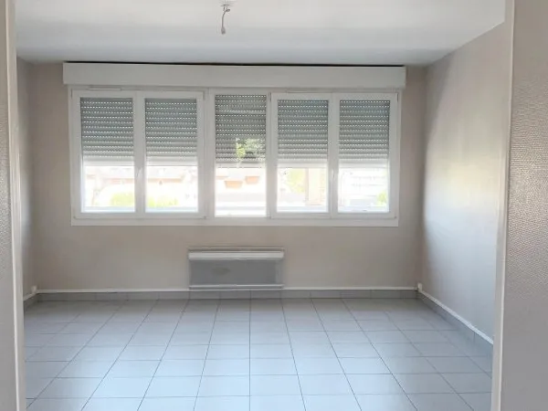 Studio très lumineux à deux pas du centre ville de Lisieux