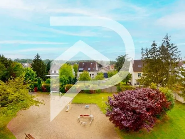Triangle d'or de Marly-le-Roi - 4 pièces de 73m2 avec 3 chambres, balcon, cave et parking