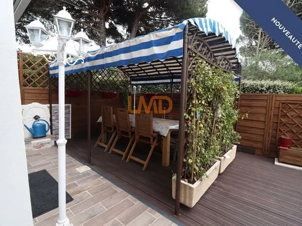 Joli pied à terre avec terrasse-Parking