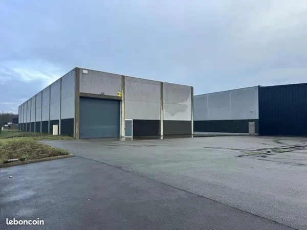 Local industriel 1 040 m²