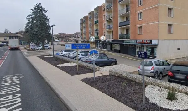 Local commercial, bureaux, magasin de 130m2 Loyettes 01360