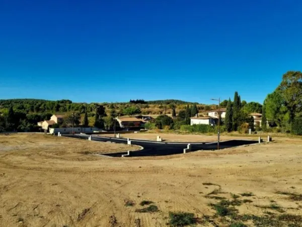 Terrain 600 m²