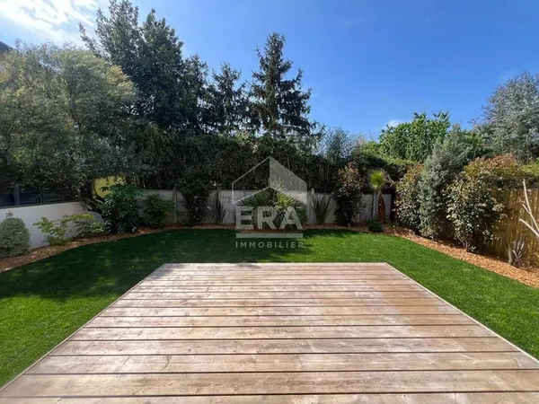 Maison de plain-pied 6 pièces 145 m²
