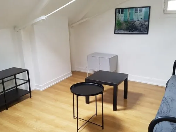 T2 meublé d'environ 28 m² - Proximité immédiate de la Place Gambetta et du centre commercial Mériade