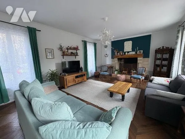 Maison 7 pièces 216 m²