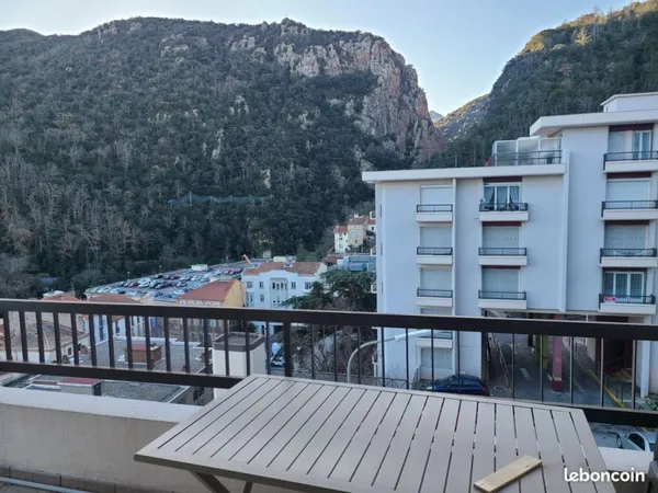 Studio renove 33m2 + cave + parking 61000 euros
