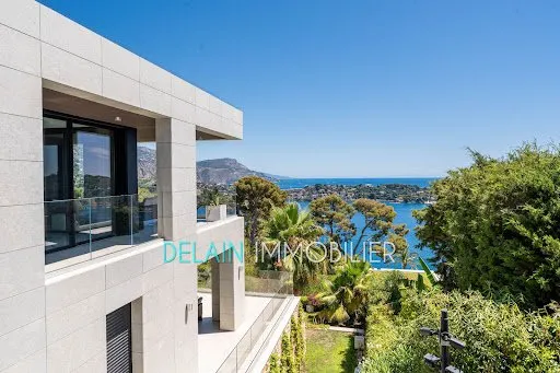 Maison 300 m²