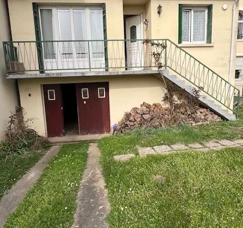 Maison familiale avec jardin et dépendance