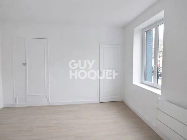 À vendre sur Puteaux un Grand Studio en centre ville