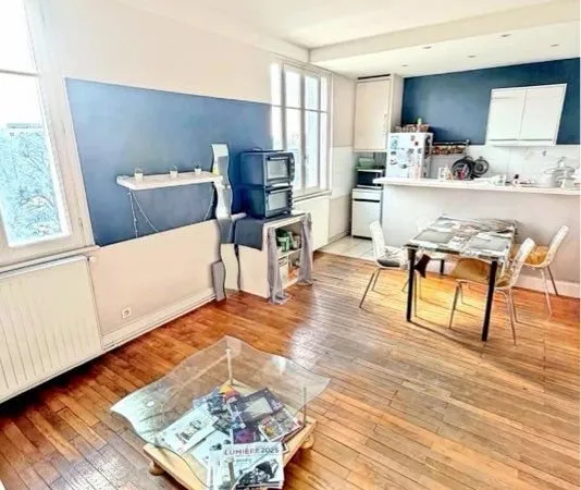 À LOUER - CHAMBRE EN COLOCATION - LYON 8 (45 avenue Jean Mermoz) - Disponible immédiatement
