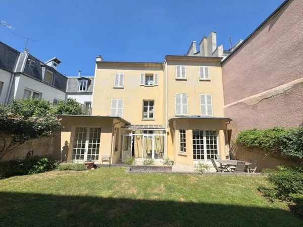 Bureaux 334 m²