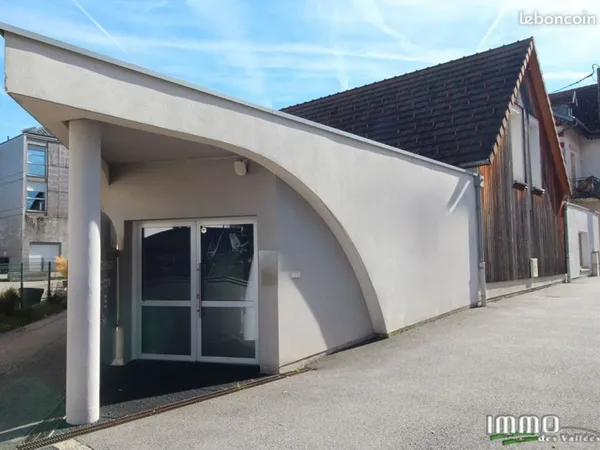 Local 259 m² GERARDMER