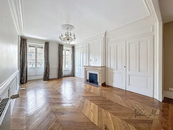 LYON 6 FOCH DERNIER ETAGE