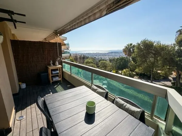 Appartement Nice Corniche Fleurie 3 pièces 65 m2 terrasse vue mer