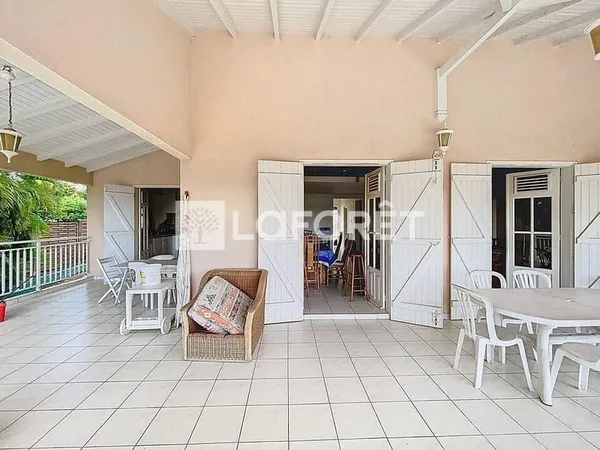 Villa F4 vue montagne avec piscine située Convenance, Baie-Mahault