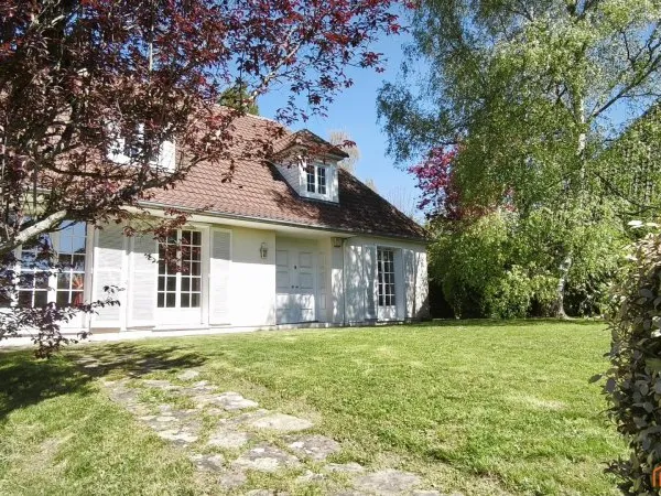 Une maison familiale au calme, sans être isolée...