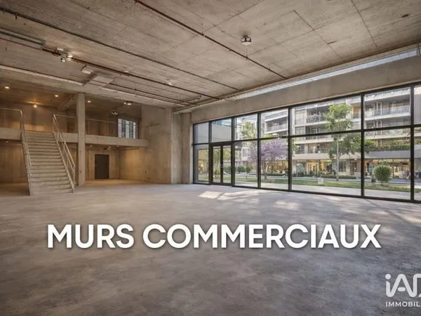 Immeuble commercial 360 m²