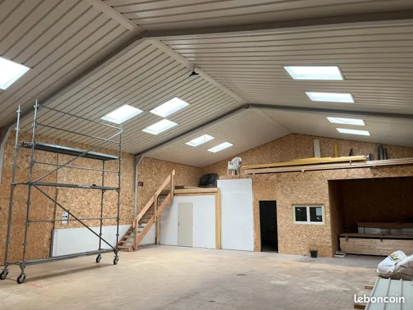 Local professionnel 200m2