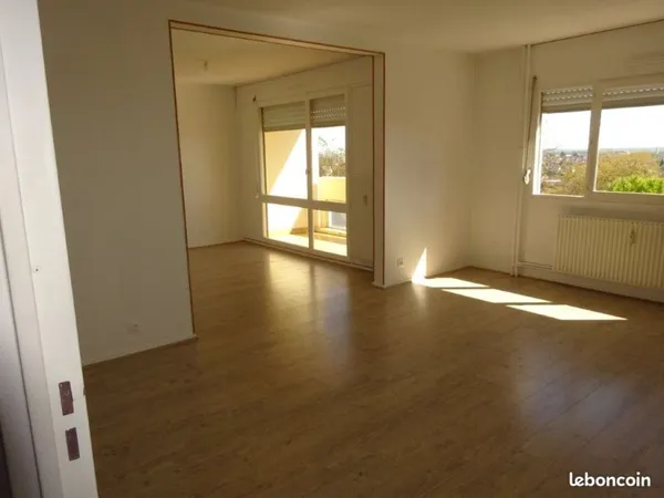 Appartement T4, dans résidence avec ascenseur, très bon état, hyper lumineux, superbe vue dégagée