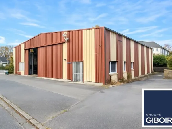 Local industriel 880 m²