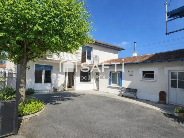 Maison avec terrain et annexes proche de Pau