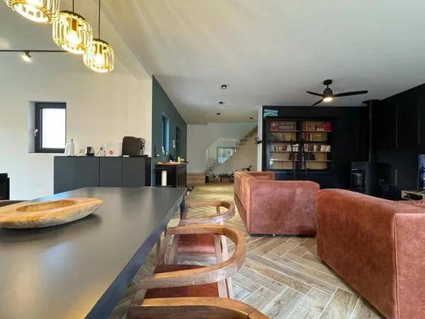 Maison 4 pièces 145 m²