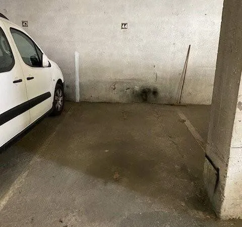 Stationnement Location Saint-Étienne   75€