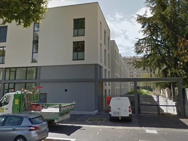 A louer une place de parking au 136 rue du 4 Août 1789 à Villeurbanne