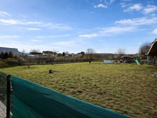 Terrain constructible 897 m²