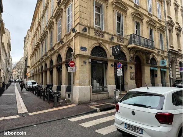 BUREAUX 150 m² MARSEILLE