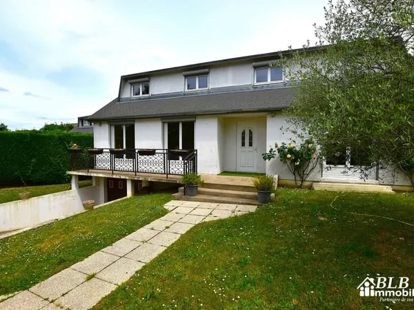 78310 - MAUREPAS / MAISON 7 PIÈCES SOUS-SOL TOTAL SUR UN TER