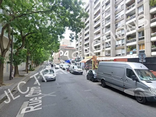 Boutique 2 pièces 150 m²