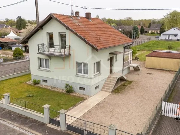 * STATTMATTEN - Charmante maison des années 1960 à rafraichir sur 8.67 ares de terrain !! *