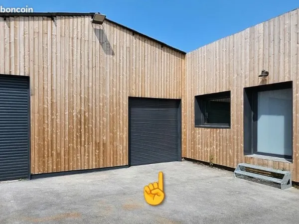 Garage / box / entrepot / hangar / local de stockage / local d'activite
