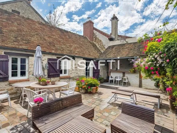 Maison de 170M2 ,6 pièces ,terrain de 1000M2