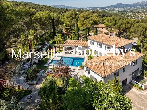 Maison 5 pièces 401 m²