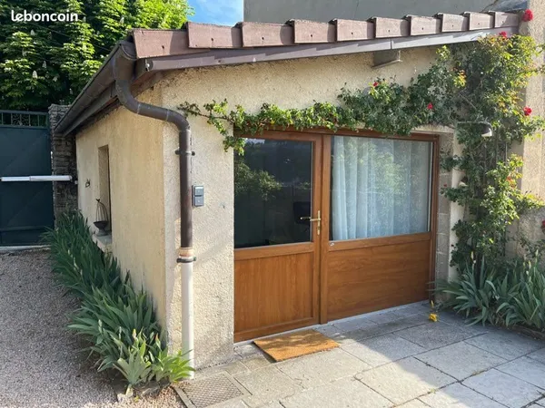 Bureau et espace de travail Location Crémieu  12m² 300€