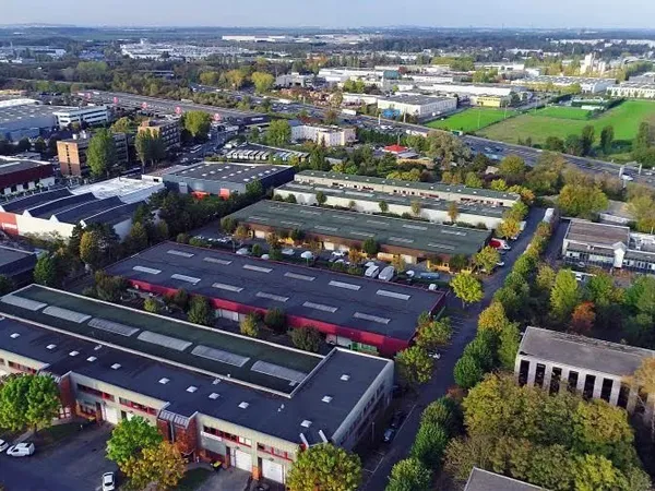 Local 612 m²