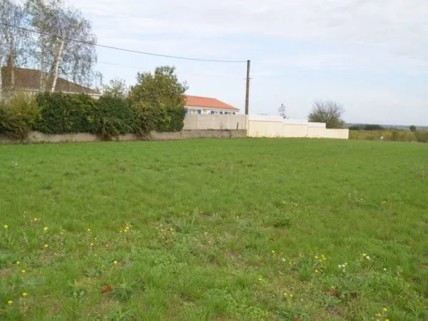 Terrain 703 m²