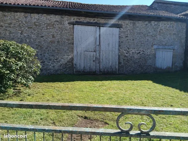 Local d’activité et entrepôt Vente Veyrac   36000€
