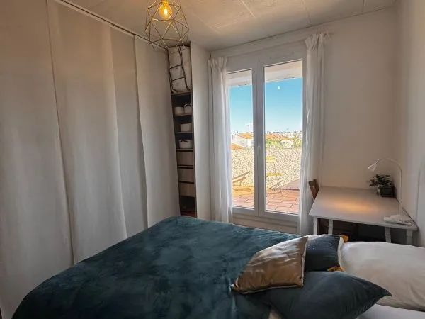 Loue chambre dans villa