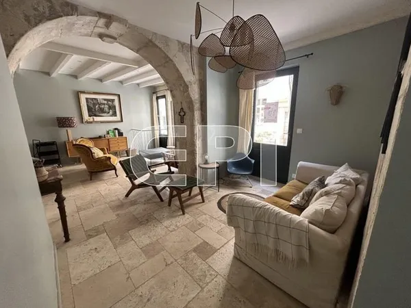 Réf mandat : 8144 Découvrez cette maison de caractère en t