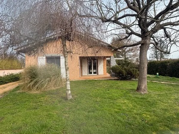 Maison familiale avec grand terrain