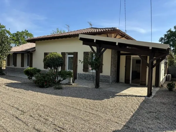 Maison Mitoyenne Entièrement Refaite à Neuf de type 4 Bis de 111