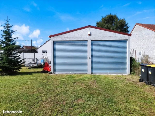 Hangar / Garages 55 M2 sur terrain constructible 472 m2