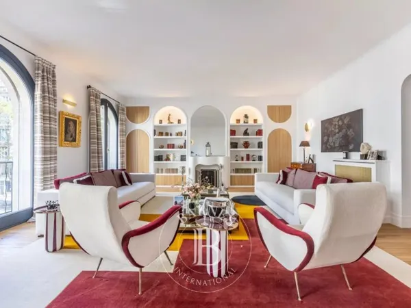 PARIS 7 - APPARTEMENT - 4 CHAMBRES - 8 ADULTES