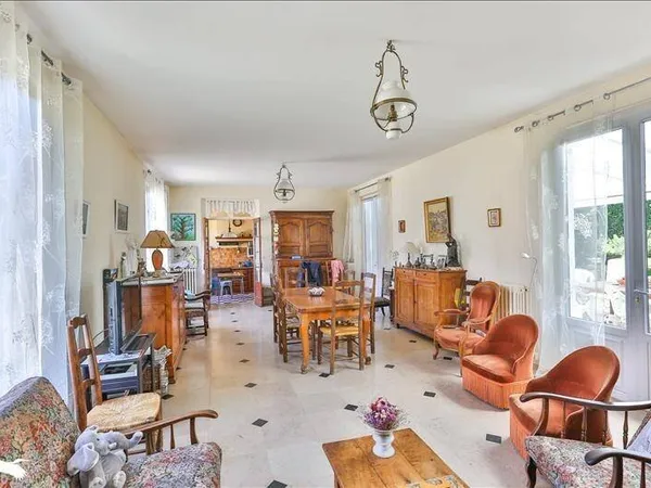 Maison 10 pièces 220 m²
