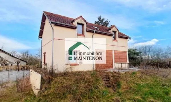 MAISON ATYPIQUE SORTIE MAINTENON ECOLE A PIED