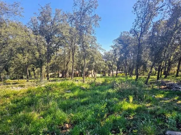 Terrain 2214 m²