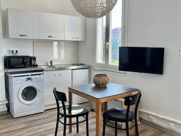 Location studio meublé Marseille 13008